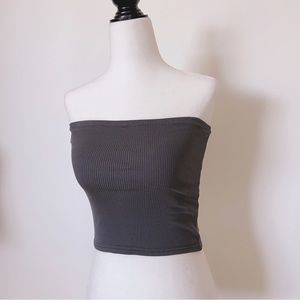 H&M basic strapless crop top. 98 %new condition.